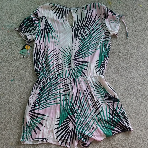 Romper - Picture 2 of 3